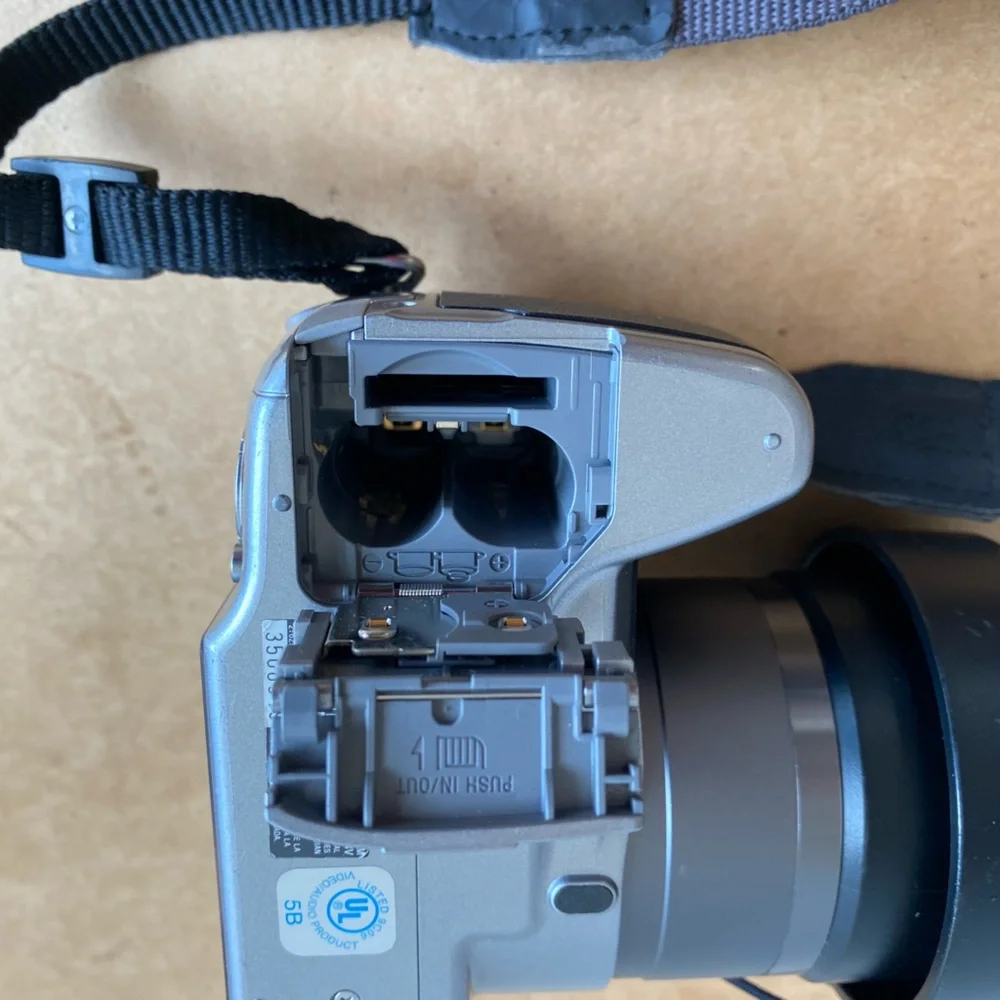 Sony Super SteadyShot DSC-H1 Digital Camera